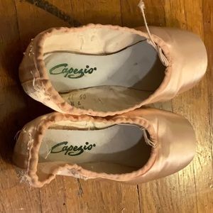 Capezio Glisse Pro- Model # 115.  Size 7M
